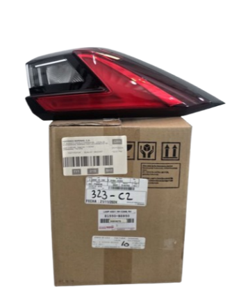 CONJUNTO LAMPARA COMBINADA TR.RH YARIS CROSS